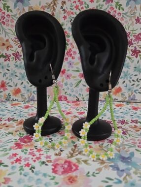 Handmade Green Beaded Daisy Hoop Earrings